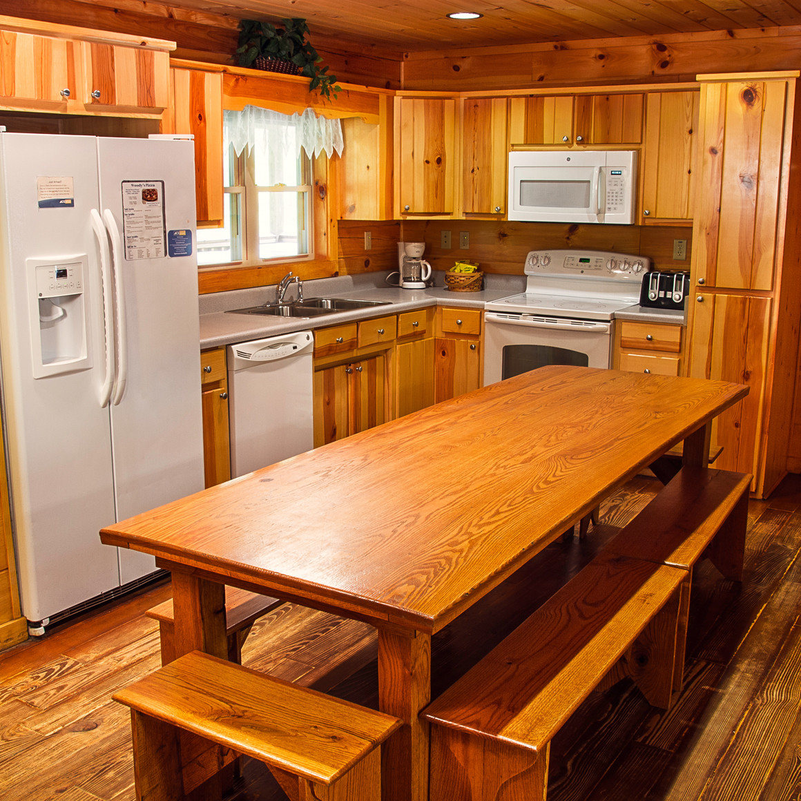 Ace Adventure Resort Red Fox Deluxe Log Home Kitchen New Hyside